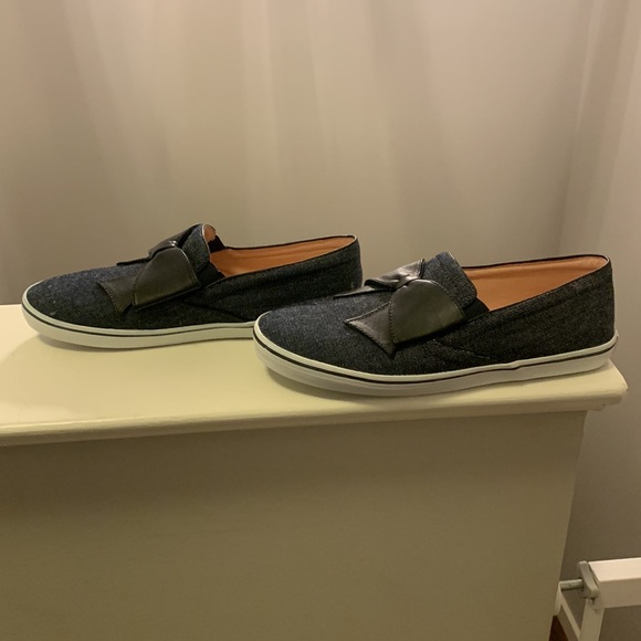 Kate Spade black with black satin bow slip on sneakers size 8 1/2 - Picture 2 of 5
